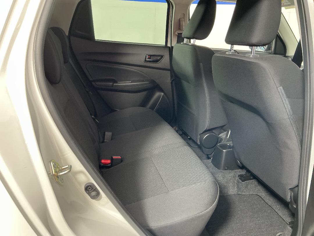 Photo '20' of Suzuki Swift