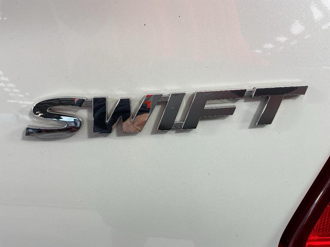 Photo '28' of Suzuki Swift