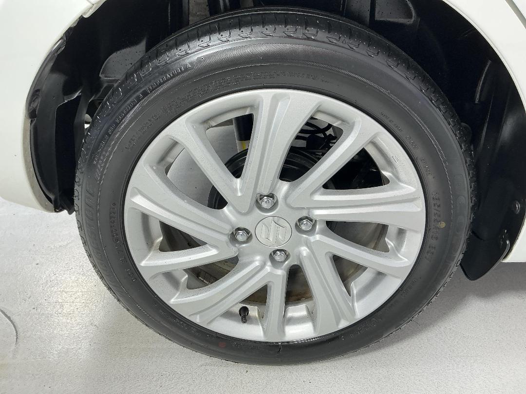 Photo '12' of Suzuki Swift