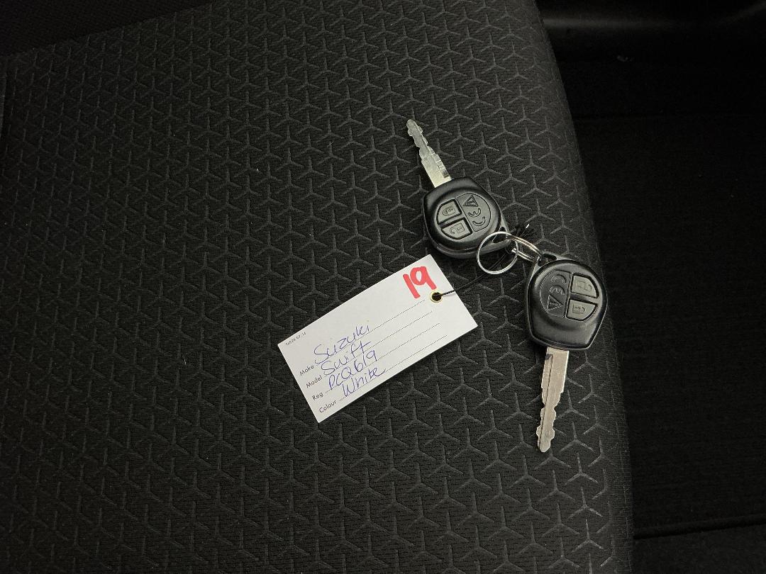 Photo '22' of Suzuki Swift