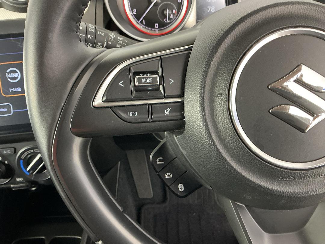 Photo '23' of Suzuki Swift