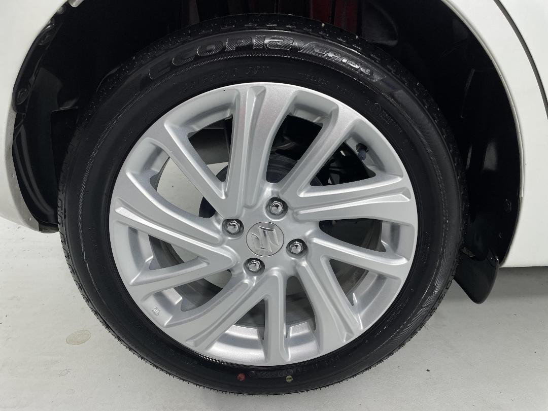 Photo '12' of Suzuki Swift