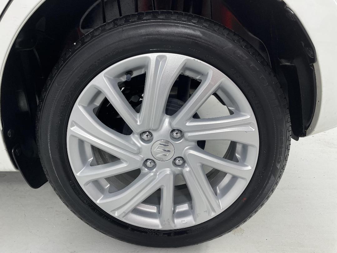 Photo '11' of Suzuki Swift