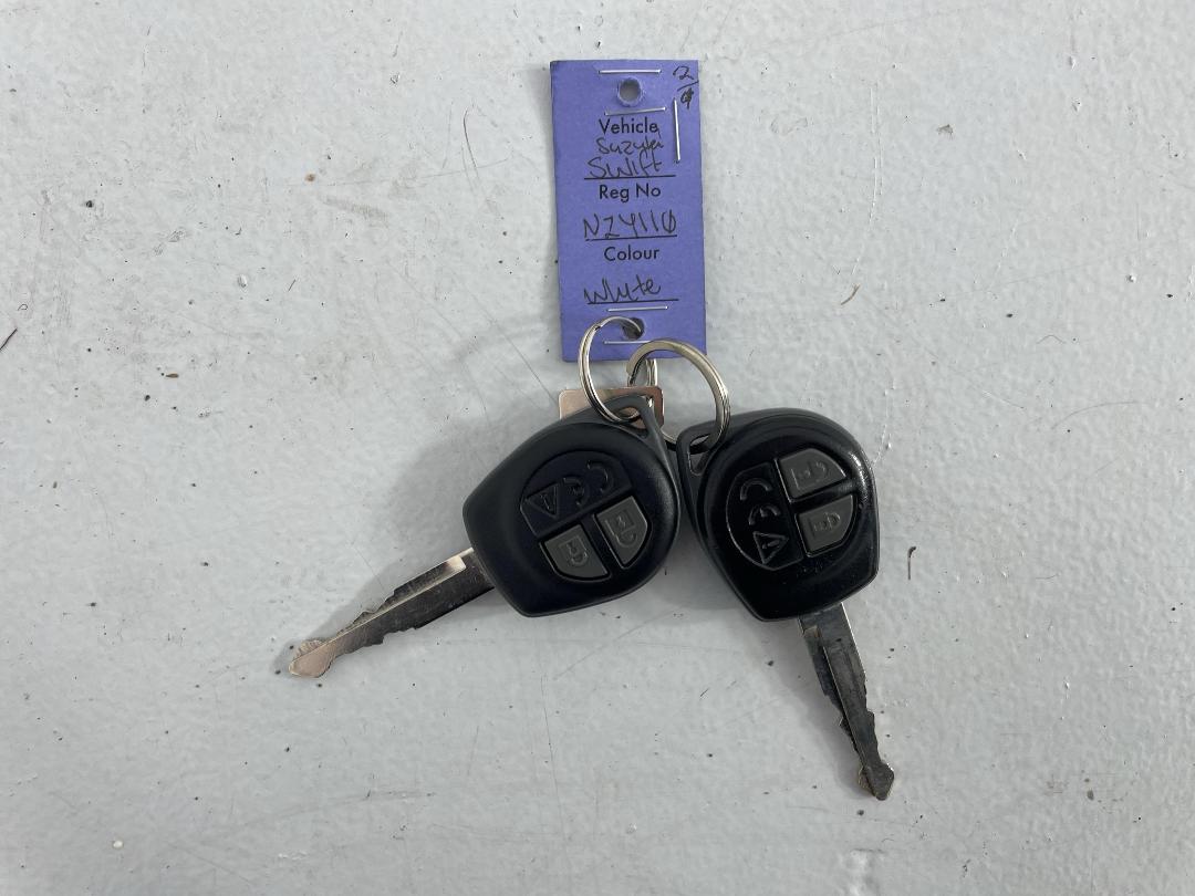 Photo '22' of Suzuki Swift