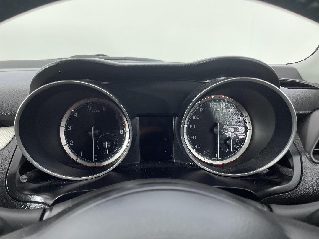 Photo '21' of Suzuki Swift