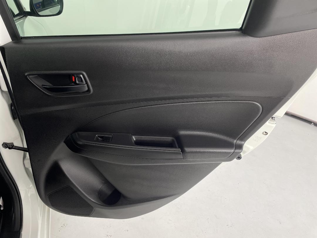 Photo '19' of Suzuki Swift