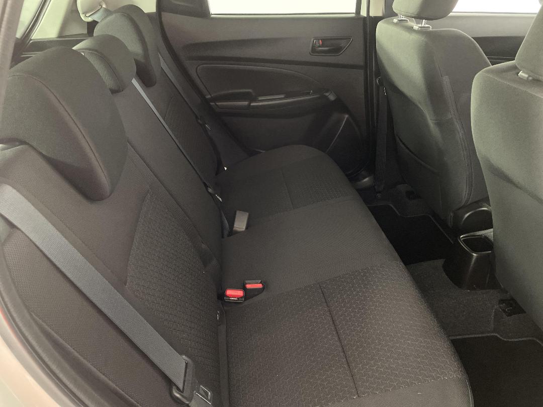 Photo '20' of Suzuki Swift