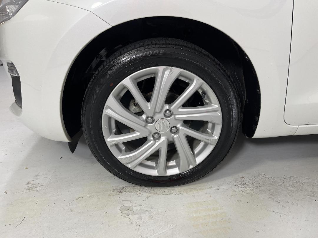 Photo '10' of Suzuki Swift