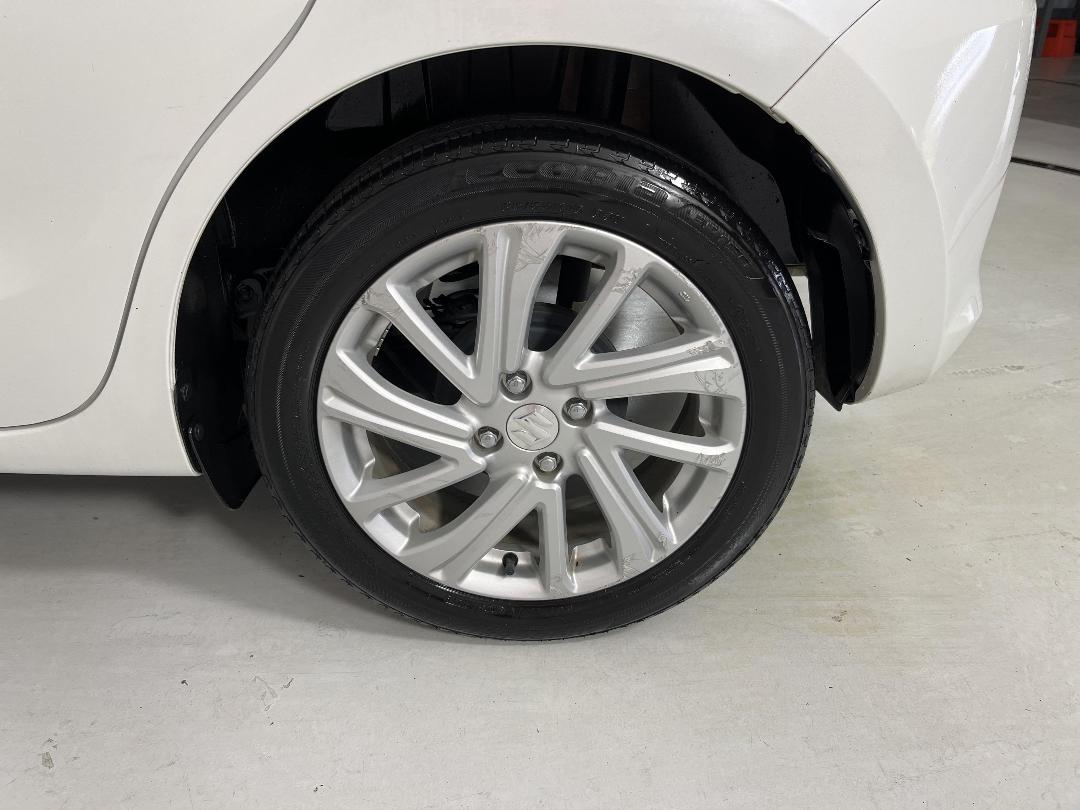 Photo '11' of Suzuki Swift