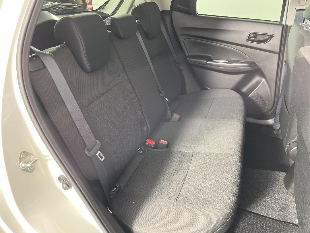 Photo '20' of Suzuki Swift