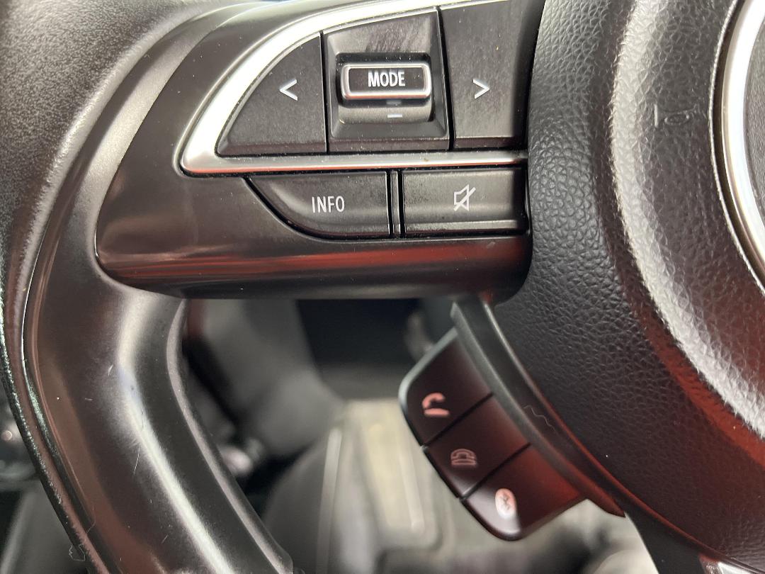 Photo '24' of Suzuki Swift