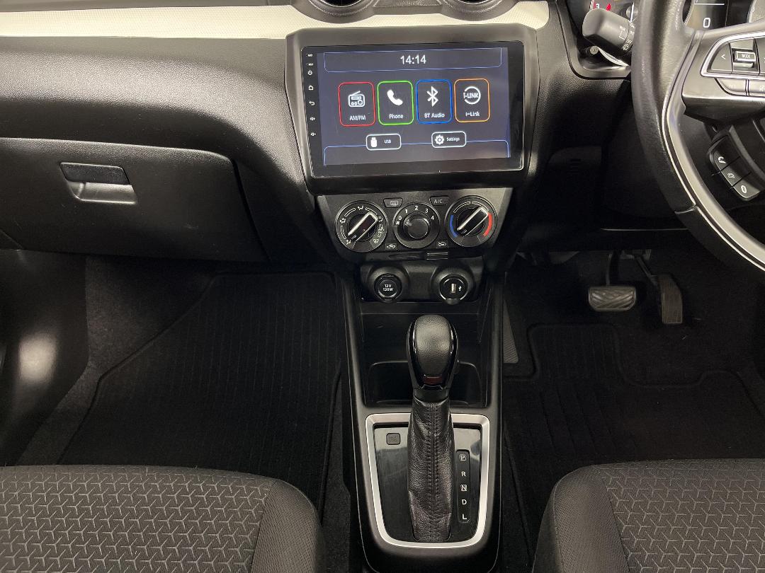 Photo '18' of Suzuki Swift