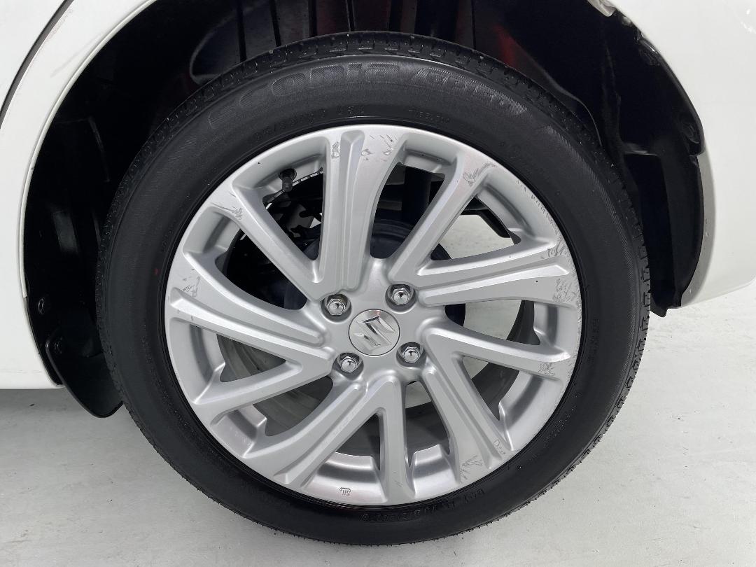 Photo '11' of Suzuki Swift