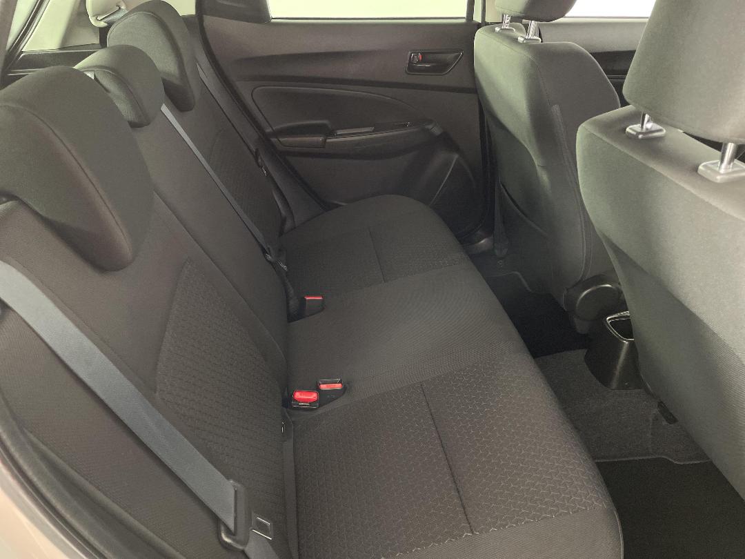 Photo '20' of Suzuki Swift