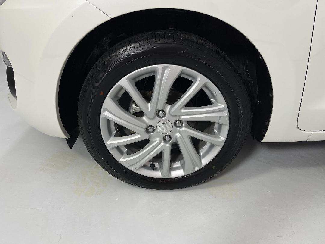 Photo '10' of Suzuki Swift