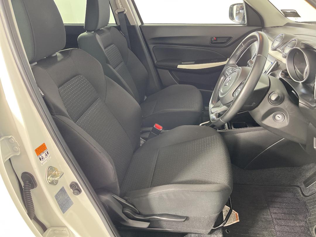 Photo '16' of Suzuki Swift