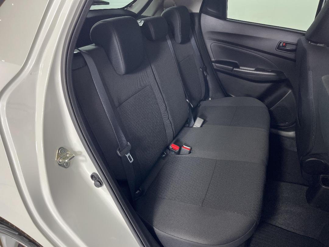 Photo '20' of Suzuki Swift