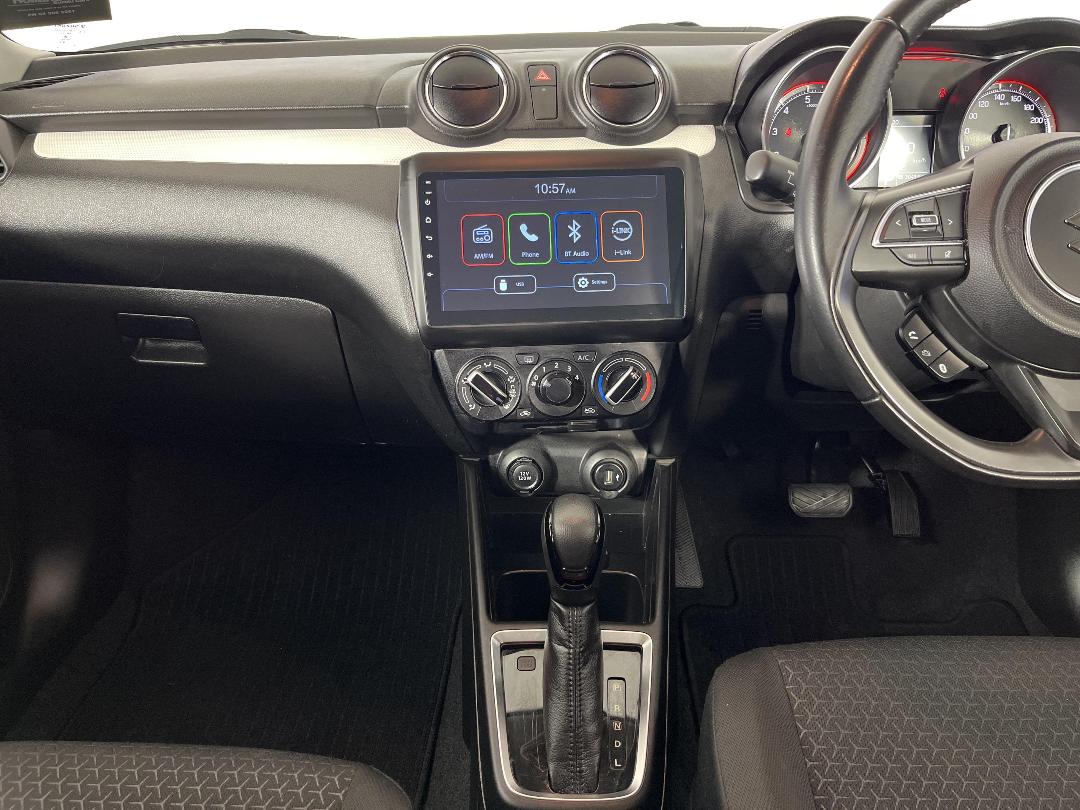 Photo '18' of Suzuki Swift