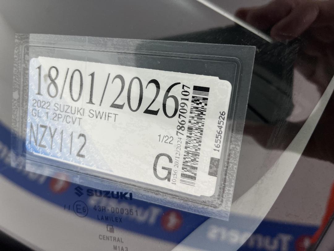 Photo '24' of Suzuki Swift