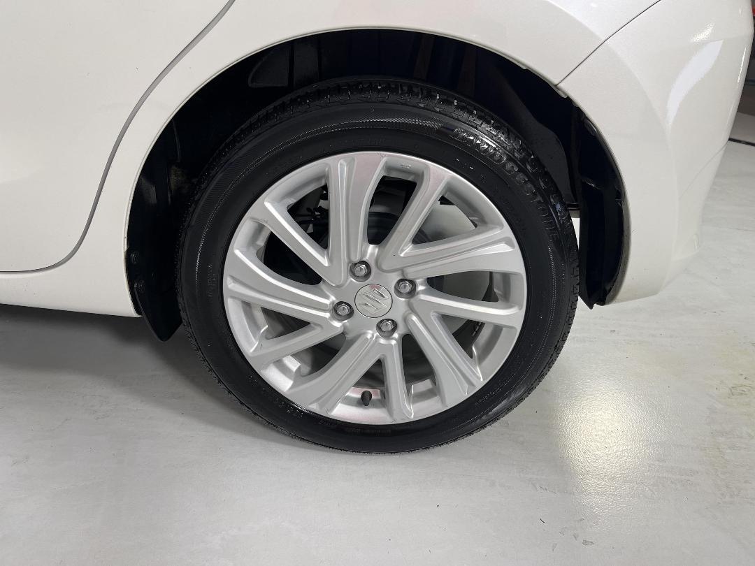 Photo '11' of Suzuki Swift