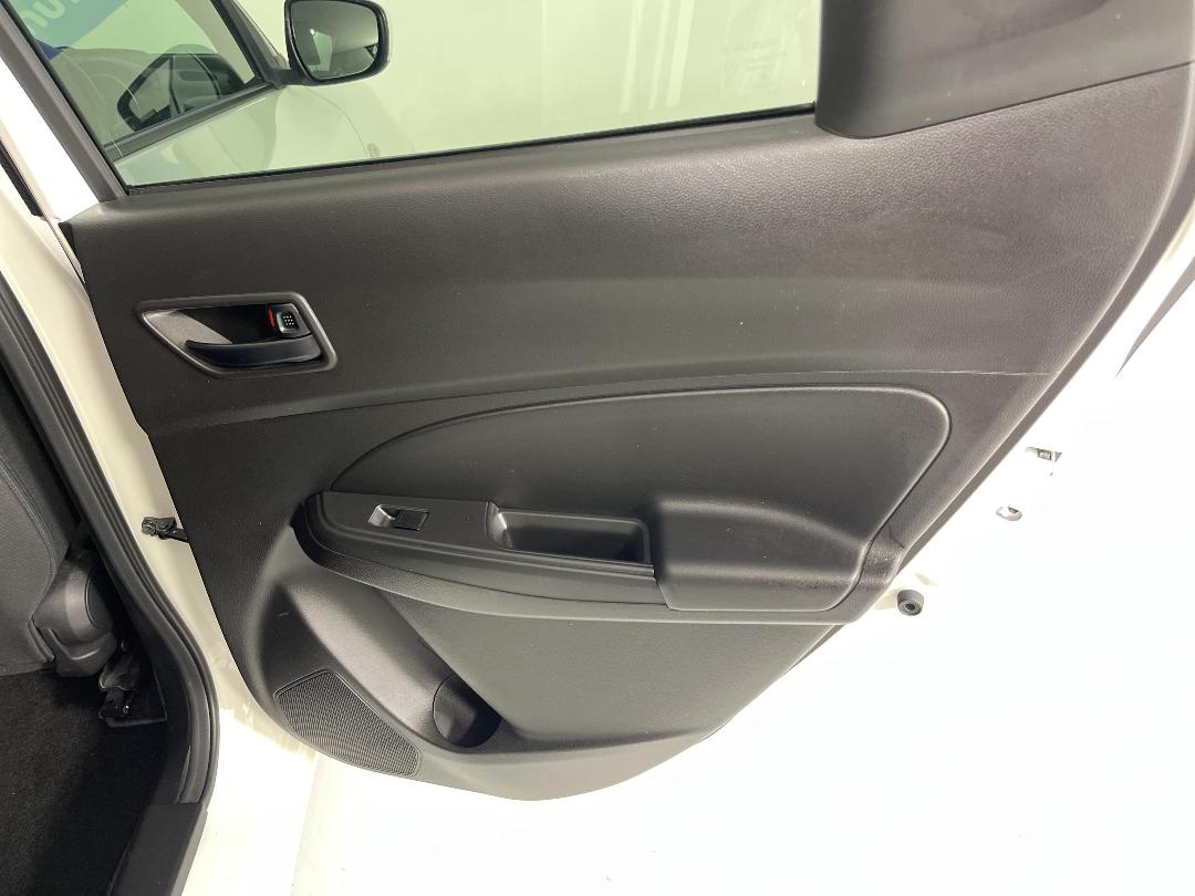 Photo '19' of Suzuki Swift