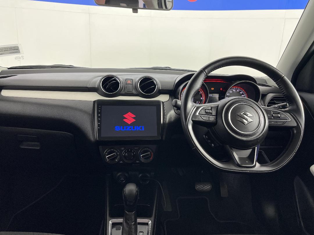 Photo '17' of Suzuki Swift