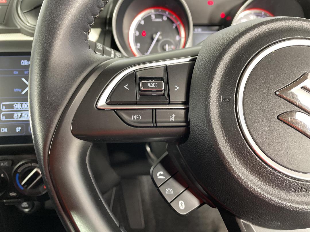 Photo '25' of Suzuki Swift