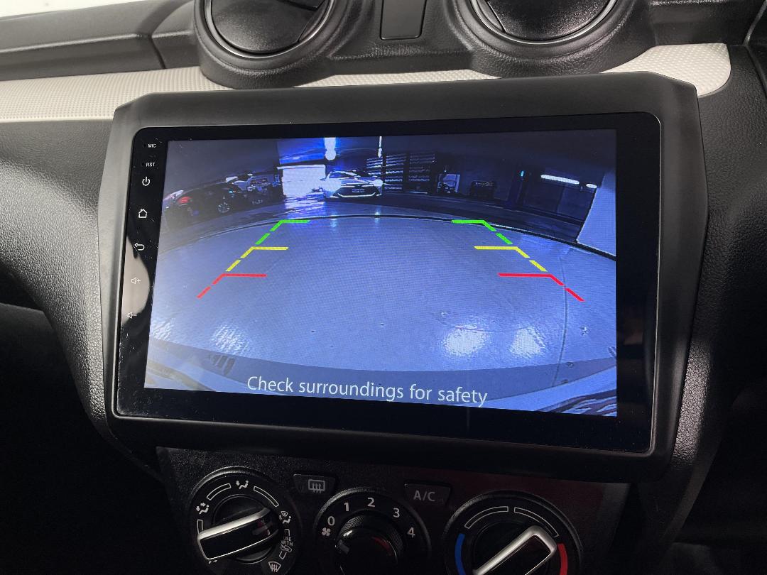 Photo '27' of Suzuki Swift