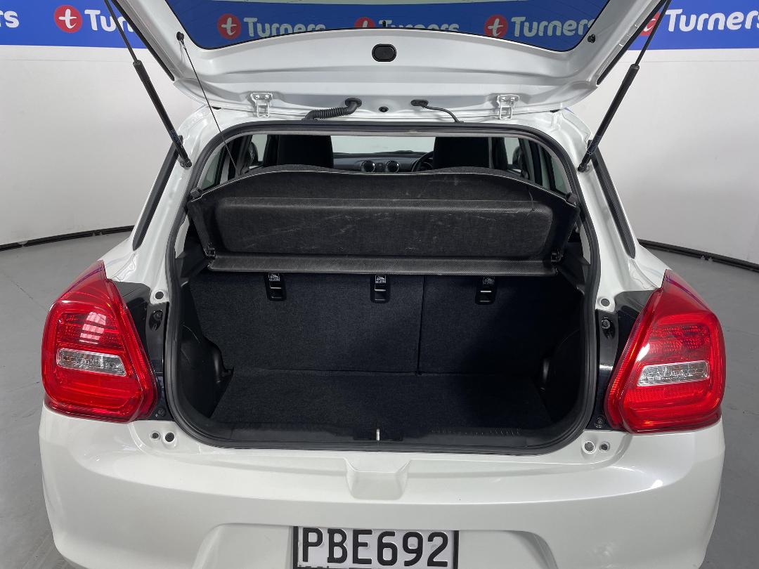 Photo '14' of Suzuki Swift