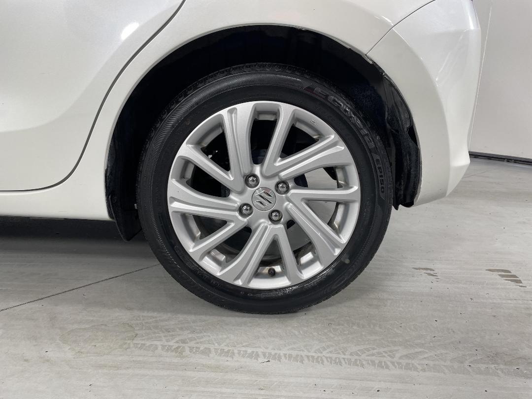 Photo '11' of Suzuki Swift