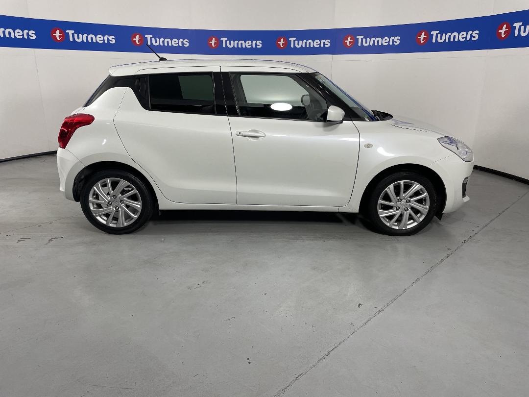 Photo '23' of Suzuki Swift