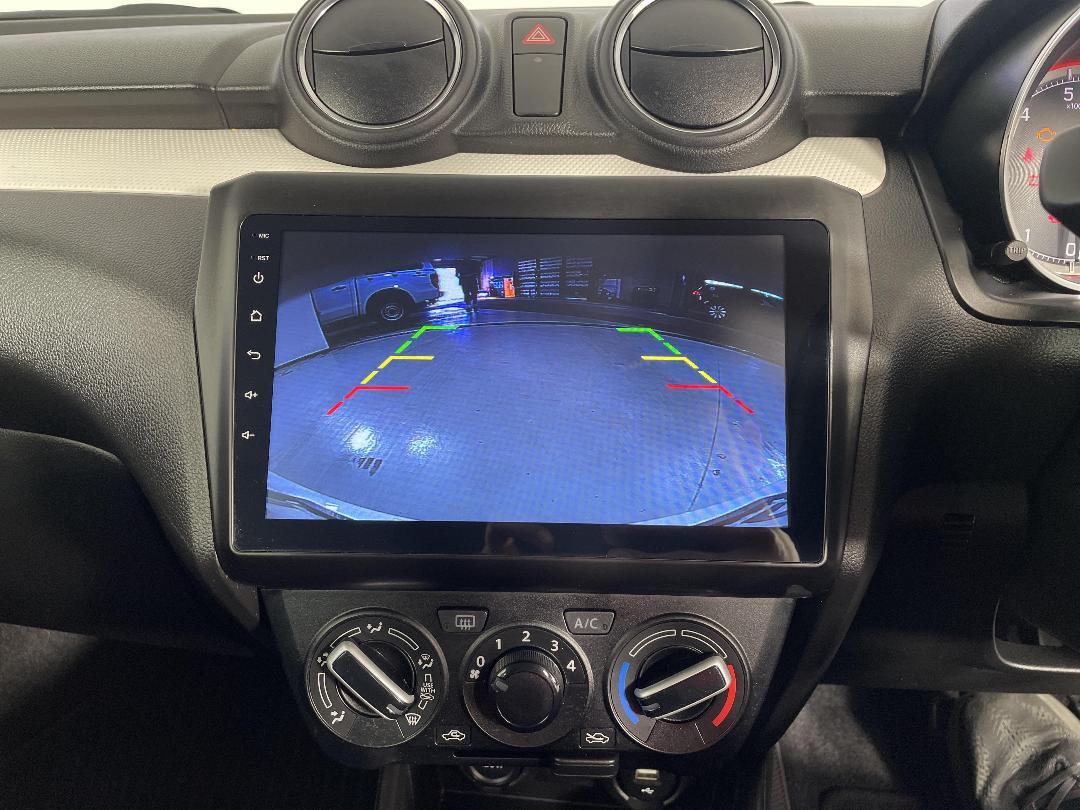 Photo '27' of Suzuki Swift