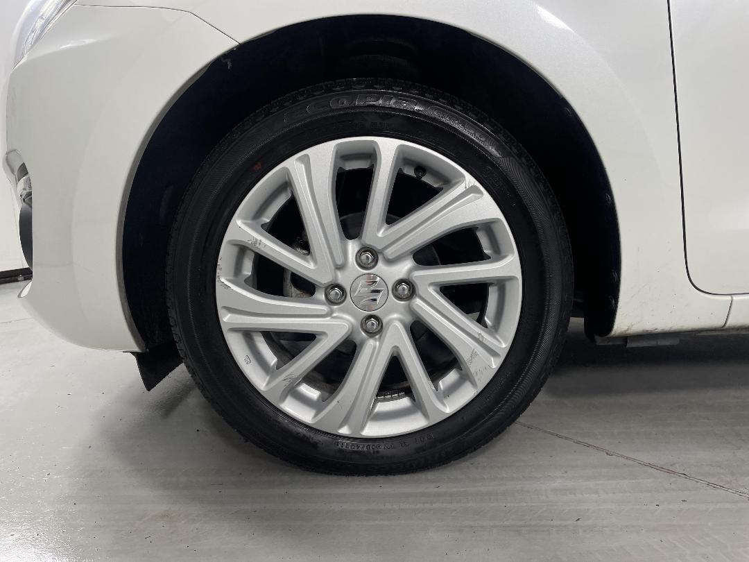 Photo '10' of Suzuki Swift