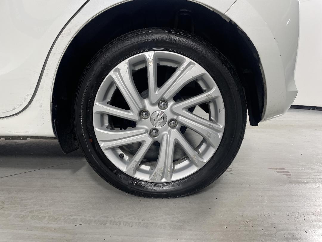 Photo '11' of Suzuki Swift