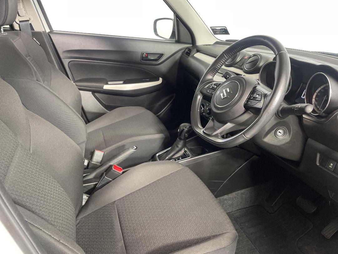 Photo '16' of Suzuki Swift