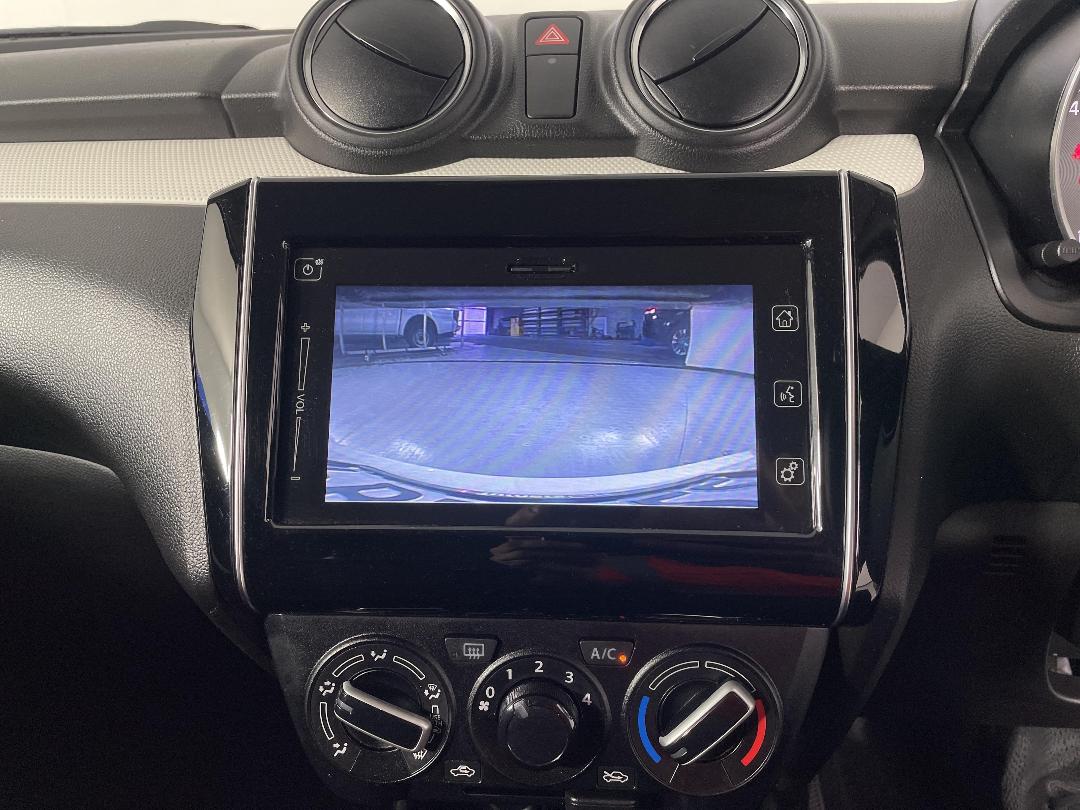 Photo '27' of Suzuki Swift