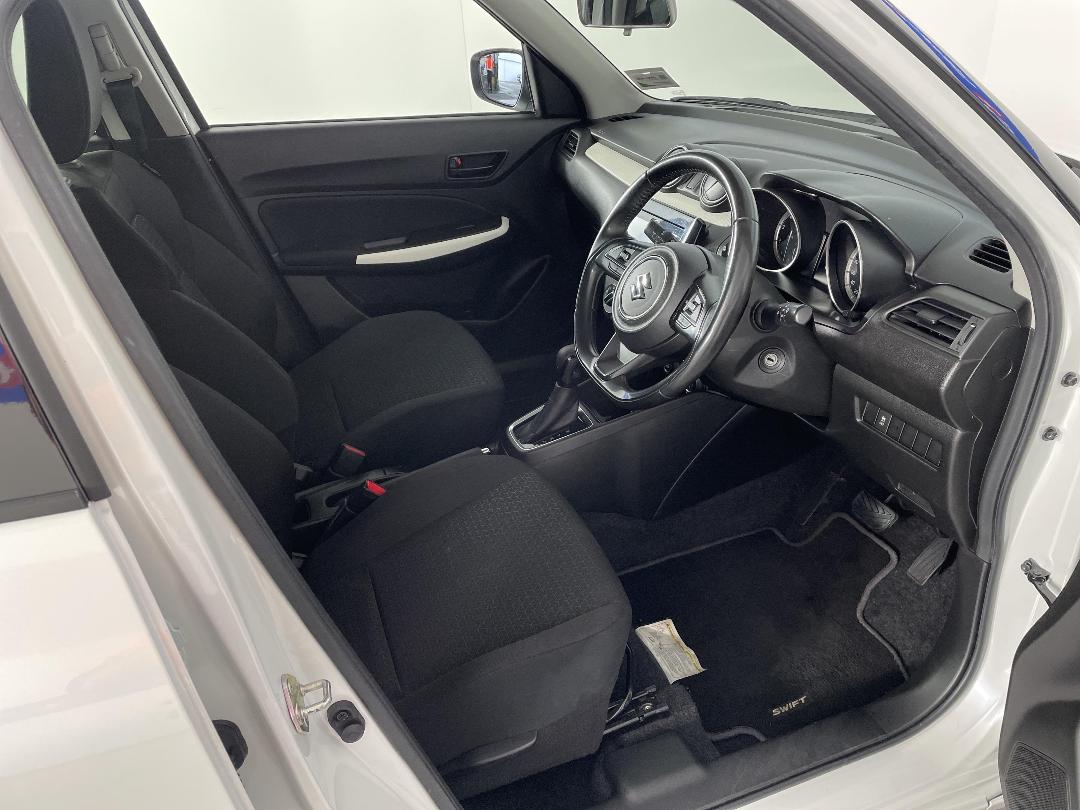 Photo '16' of Suzuki Swift