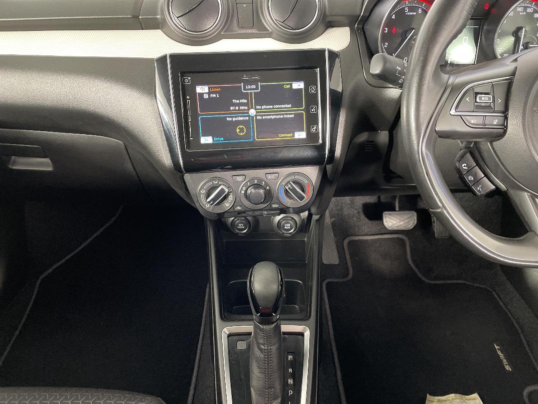 Photo '18' of Suzuki Swift