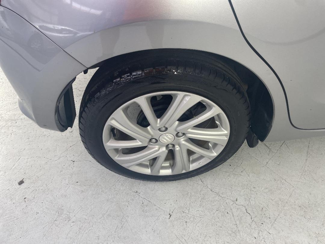 Photo '12' of Suzuki Swift Photo '12' of Suzuki Swift