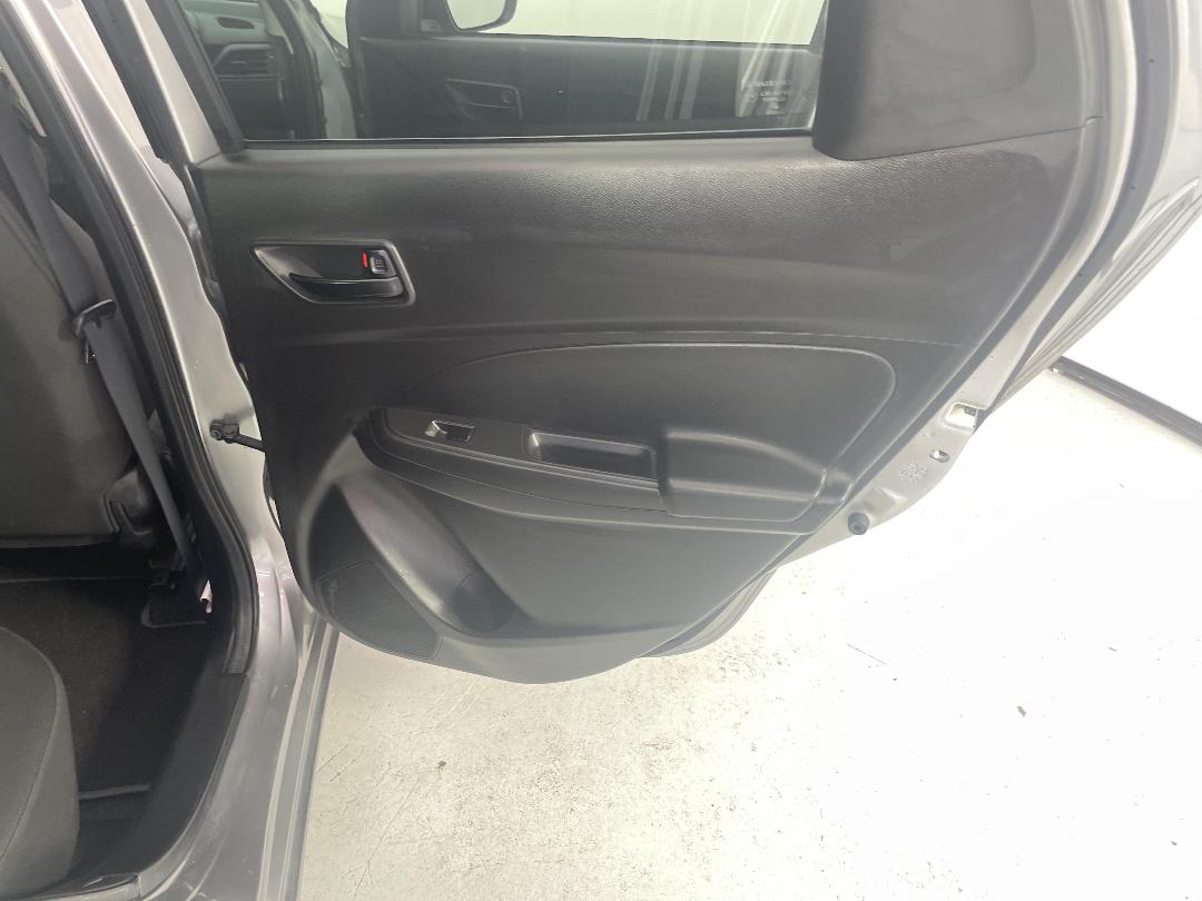 Photo '19' of Suzuki Swift Photo '19' of Suzuki Swift