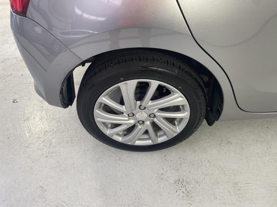 Photo '12' of Suzuki Swift Photo '12' of Suzuki Swift