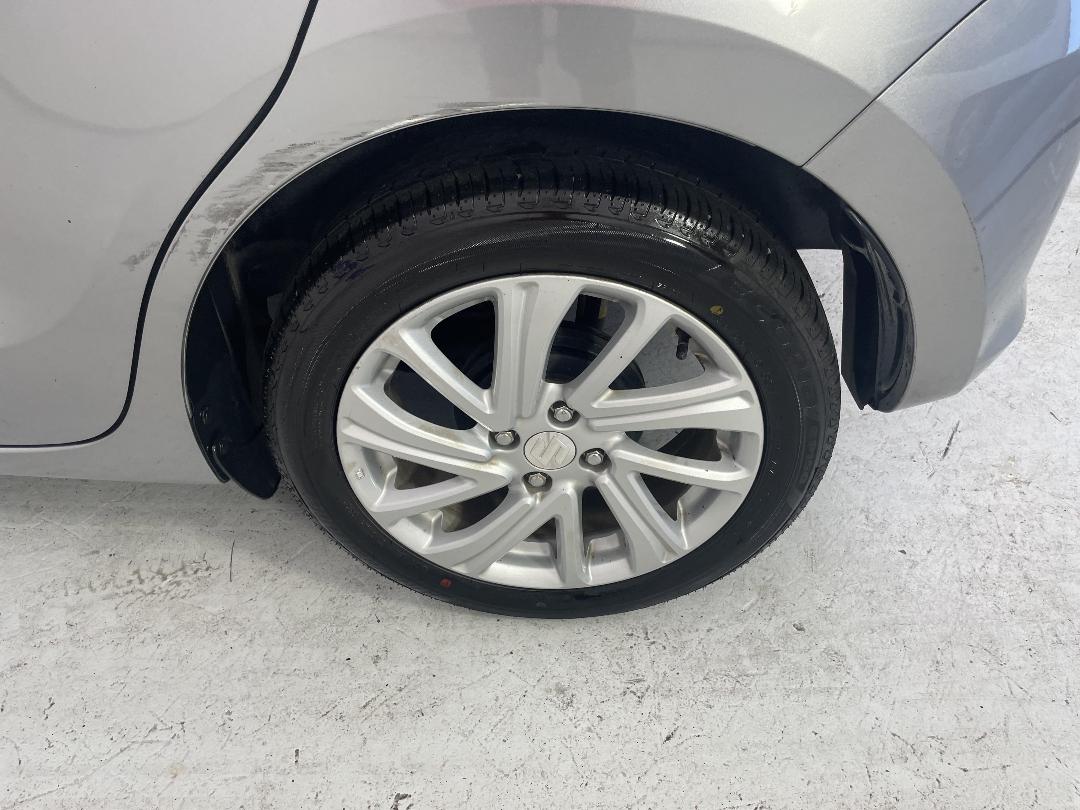 Photo '11' of Suzuki Swift Photo '11' of Suzuki Swift