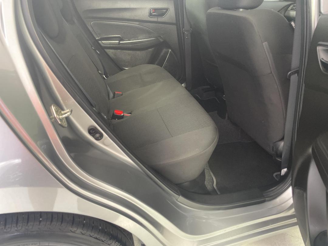 Photo '20' of Suzuki Swift Photo '20' of Suzuki Swift