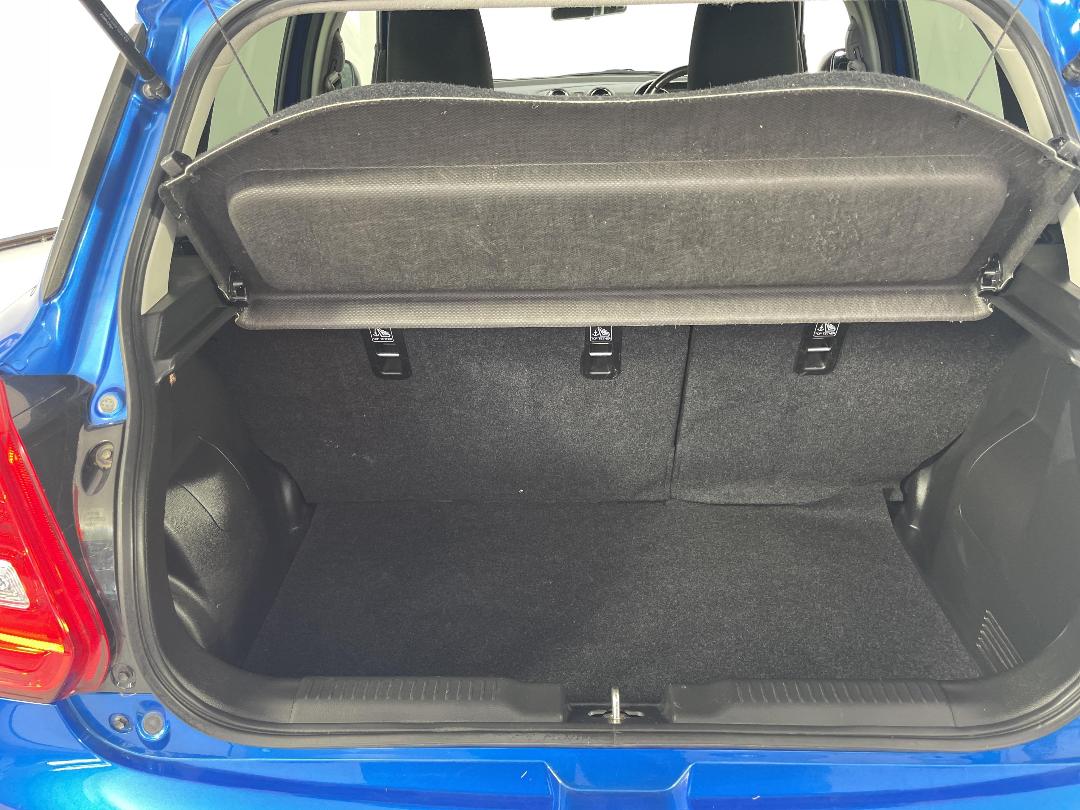 Photo '14' of Suzuki Swift