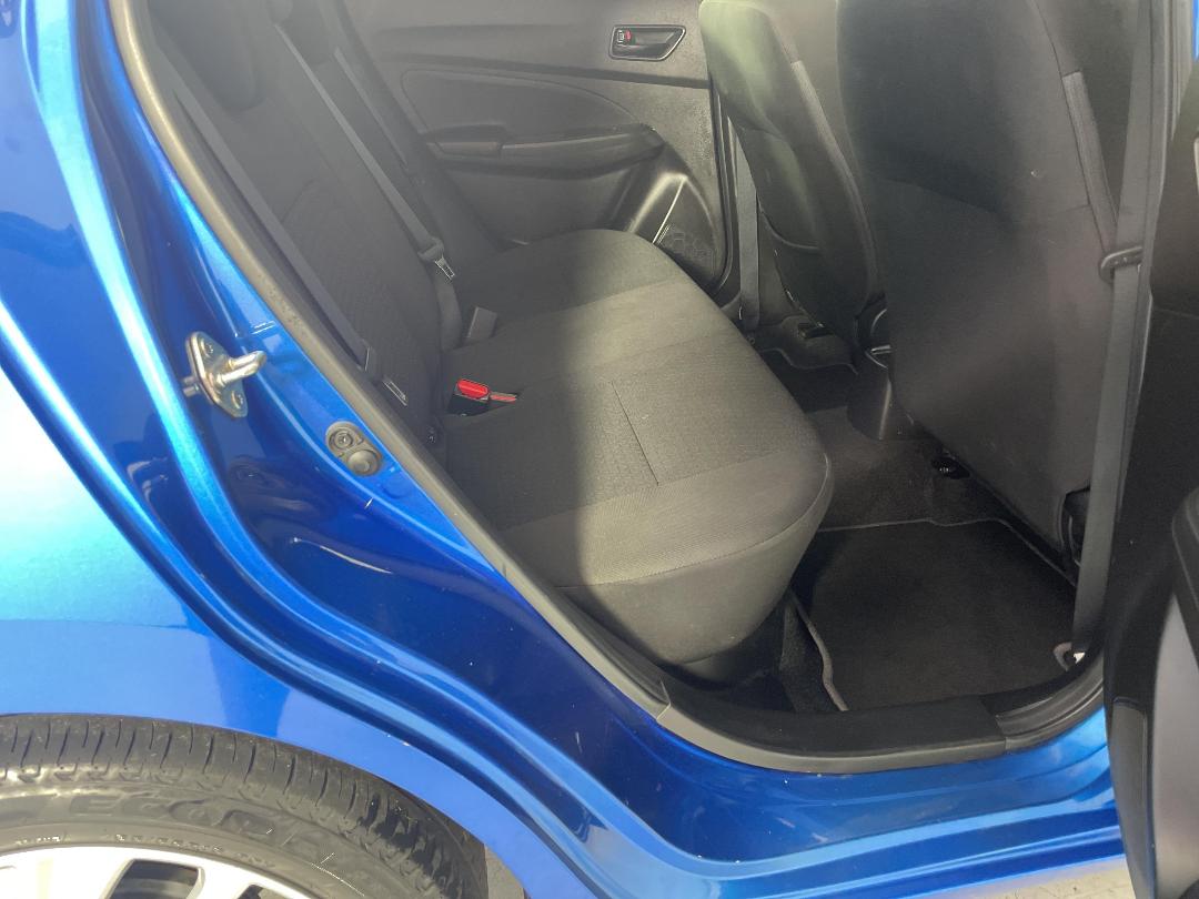 Photo '20' of Suzuki Swift