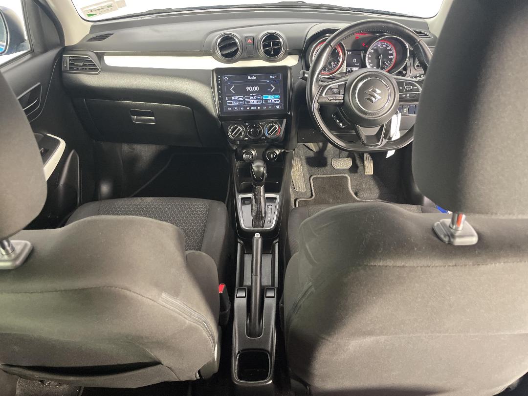 Photo '18' of Suzuki Swift