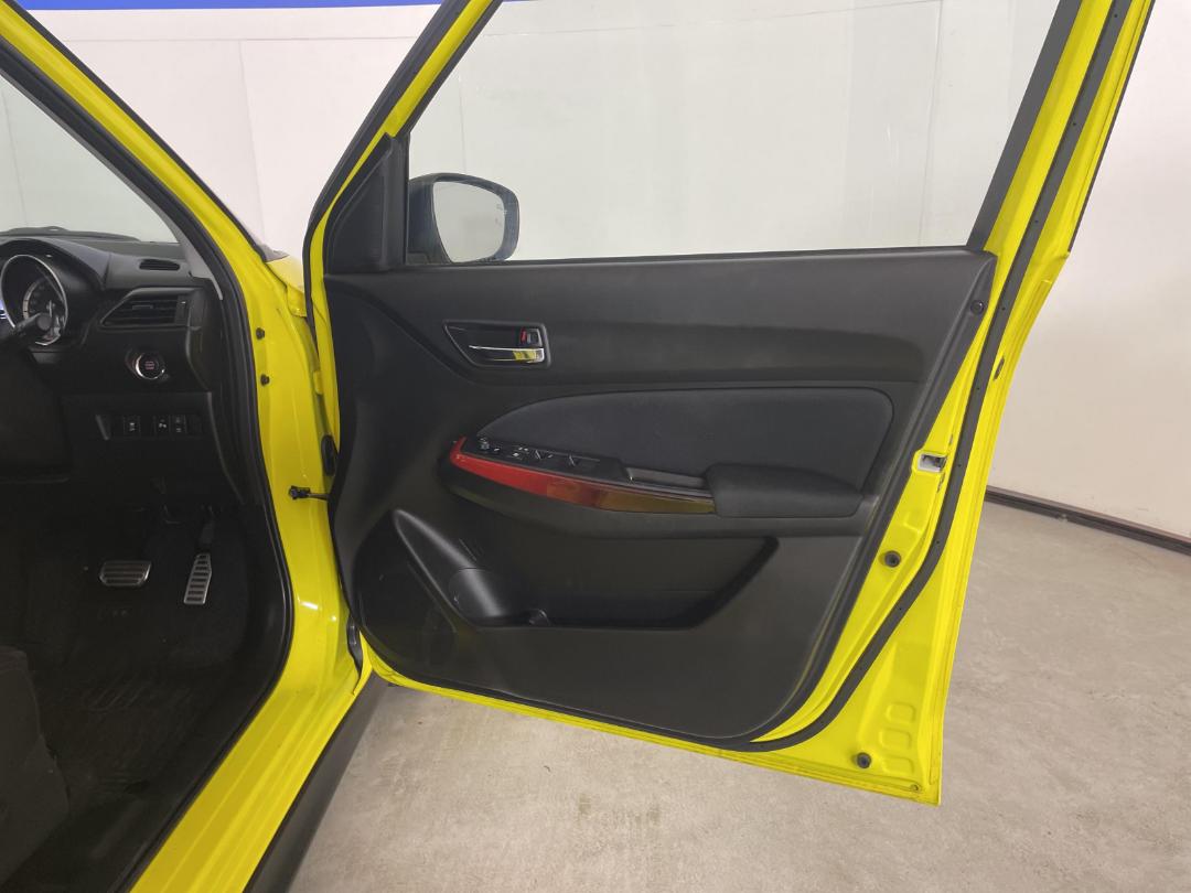 Photo '15' of Suzuki Swift Photo '15' of Suzuki Swift