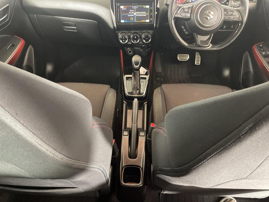 Photo '18' of Suzuki Swift Photo '18' of Suzuki Swift