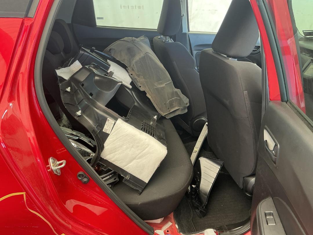 Photo '18' of Suzuki Swift GL