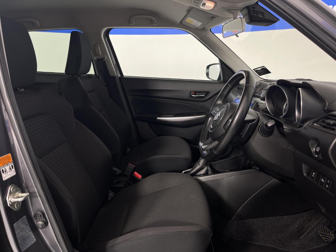 Photo '16' of Suzuki Swift Photo '16' of Suzuki Swift